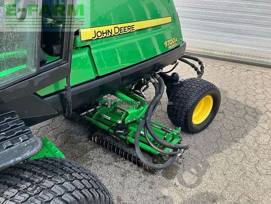Cosechadora de Cereal - John Deere - 8700 a