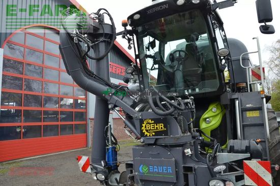 Esparcidor - Claas - xerion 4200 saddle trac bauer