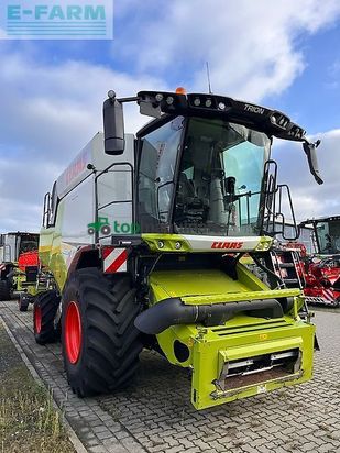 Cosechadora de Cereal - Claas - trion 530 mit vario 620