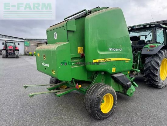 Empacadora gigant - John Deere - 854
