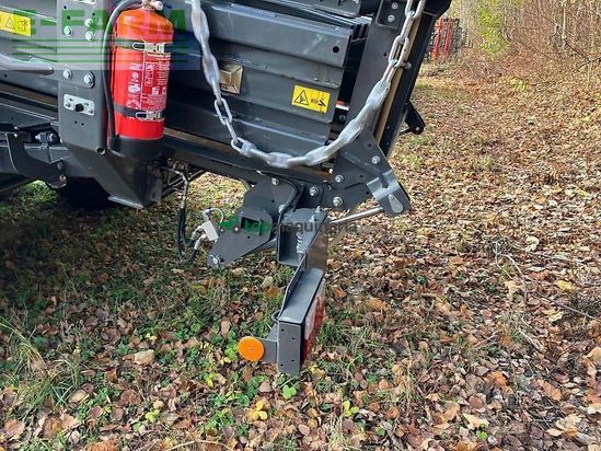 Empacadora gigant - Claas - quadrant 5200 fc tandem