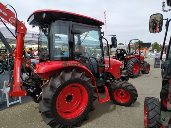 Tractor agrícola - TYM F50C 55 CV –CON CABINA