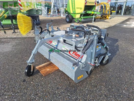 Riego -  - fliegl agrocenter kehrmaschine 1550