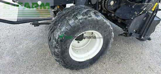 Empacadora gigant - New Holland - roll belt 180 se