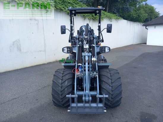 Minicargadora - Giant - g2700 hd