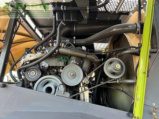 Cosechadora de Cereal - Claas - jaguar 890 mit kemper 360 und pu