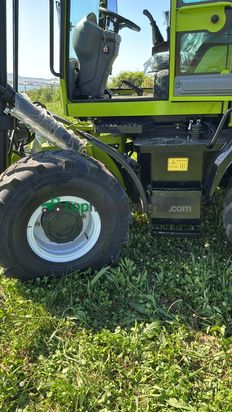 CARRETILLA ELEVADORA TODOTERRENO 4X4 DIÉSEL – 3,5 Tn – NUEVA