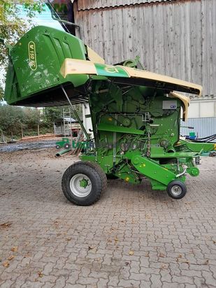 Empacadora gigant - Krone - comprima v 150xc