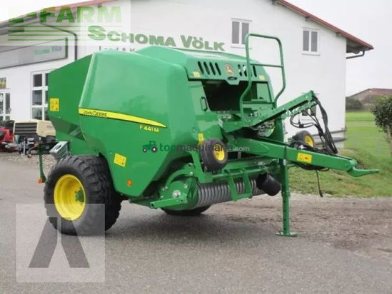 Empacadora gigant - John Deere - f441m