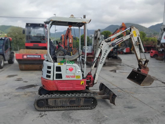 Miniexcavadora TAKEUCHI TB215R EASY