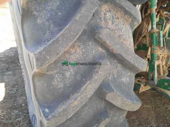 Tractor agrícola - John Deere - 6820 con pala 