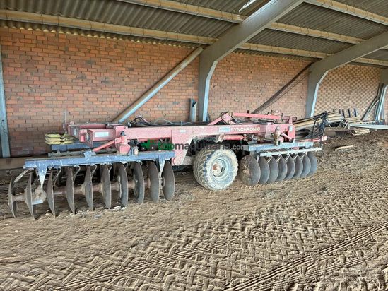 Grada de 32 discos en V RAZOL