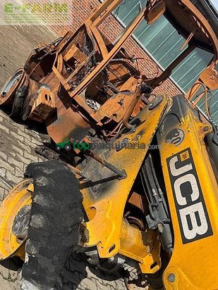 Minicargadora - JCB - tm 220 brandschaden