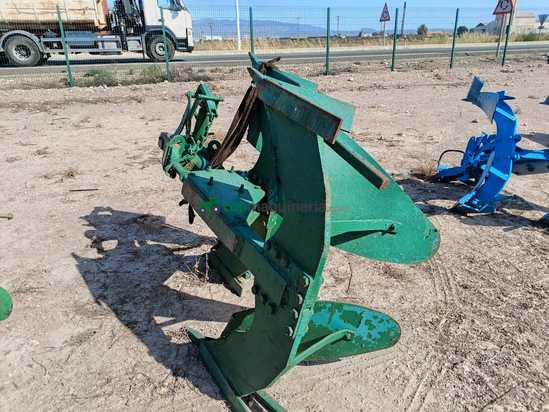 Arado vertedera agrícola compacta de 2 cuerpos