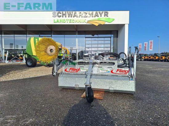 Riego -  - fliegl agrocenter kehrmaschine 1550