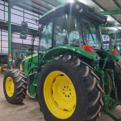 Tractor agrícola - John Deere - 5100M