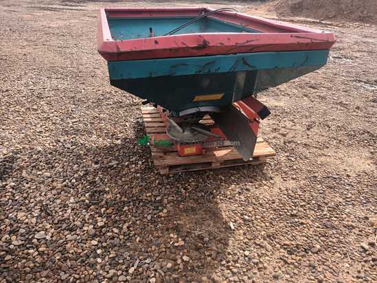 Abonadora SULKY DPX de 2000kg 