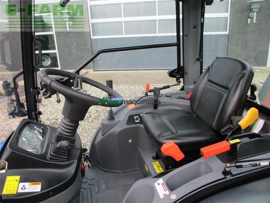 Tractor agrícola - Solis - 26 hst med kabine, turf dæk og frontlift