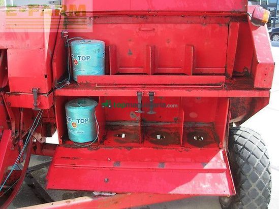 Empacadora gigant - New Holland - hayliner 386