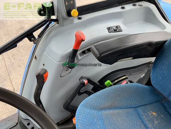 Tractor agrícola - New Holland - t5050 tractor (st25988)