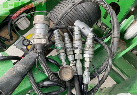 Empacadora gigant - John Deere - v461r hc25