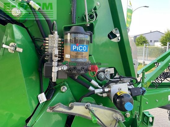 Empacadora gigant - John Deere - v461r