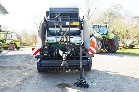 Empacadora gigant - Claas - variant 585 rc pro