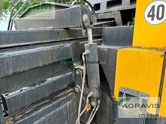 Empacadora gigant - New Holland - bb 940