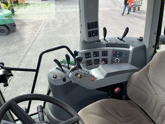 Tractor agrícola - Claas - arion 520 tractor (st23446)