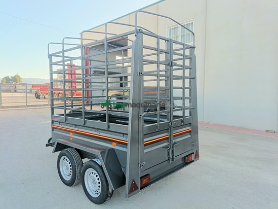 Remolque  caja fija 2 ejes con freno 2200x1300x500+1100+arquillos