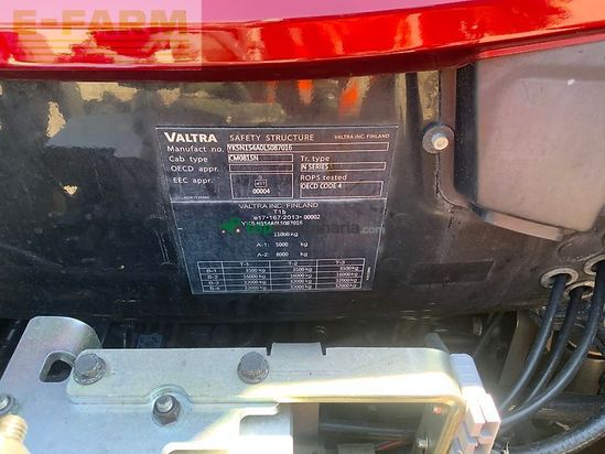 Tractor agrícola - Valtra - n154 active tractor (st27062)