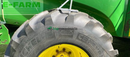 Cosechadora de Cereal - John Deere - 7700
