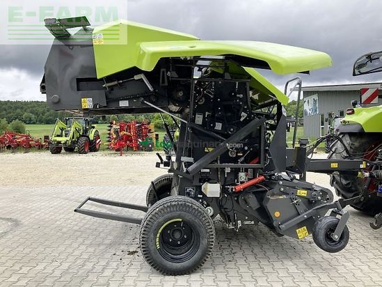 Empacadora gigant - Claas - rollant 520 rc cnob-edition