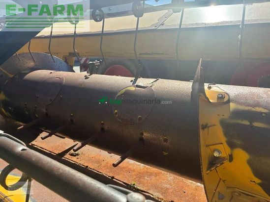 Cosechadora de Cereal - New Holland - cr 8080