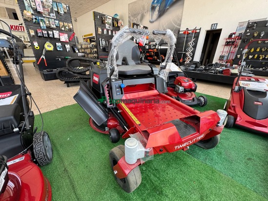 Cortacésped de giro cero marca Toro Timecutter