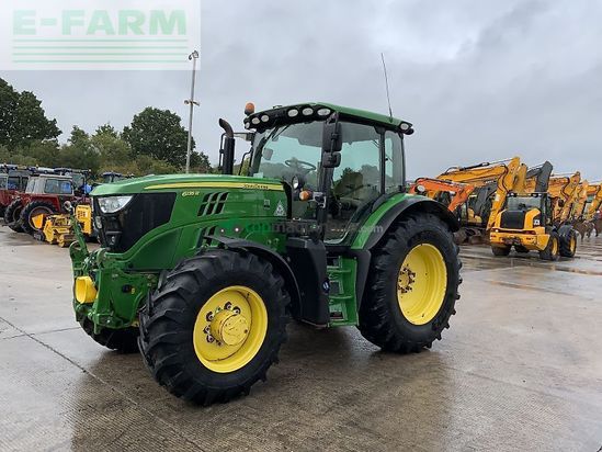 Tractor agrícola - John Deere - 6215r tractor (st24210)