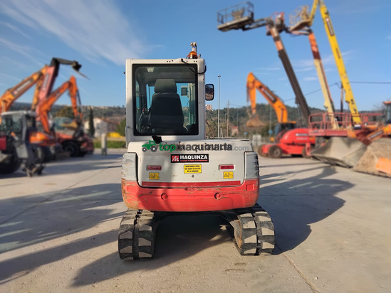 Miniexcavadora TAKEUCHI TB250