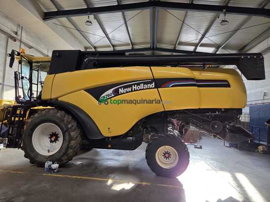 Cosechadora de Cereal - New Holland -  CX760