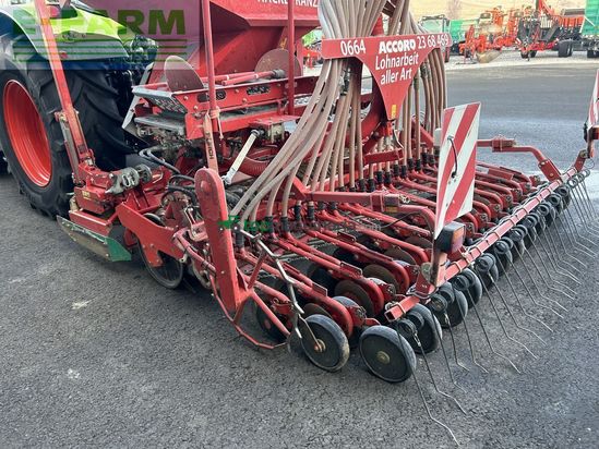 Combinado de siembra - Kverneland - ngh 301 mit i-drill pro