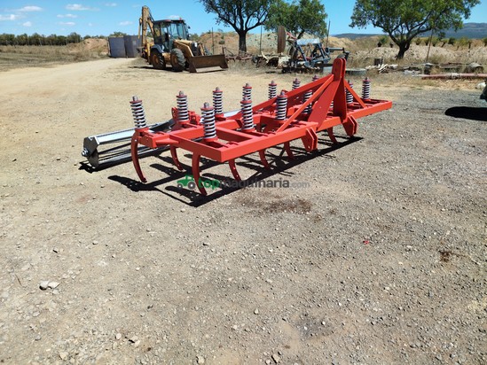 Cultivador - Chisel 15 brazos 