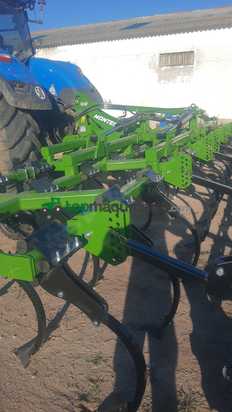 CULTIVADOR SEMICHISEL DE 31 BRAZOS ELASTOMEROS 35X35 EN 3 FILAS