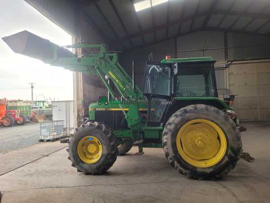 Tractor agrícola - John Deere - 3650 con pala