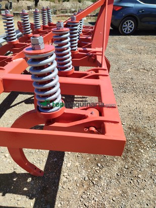 Cultivador - Chisel 15 brazos 