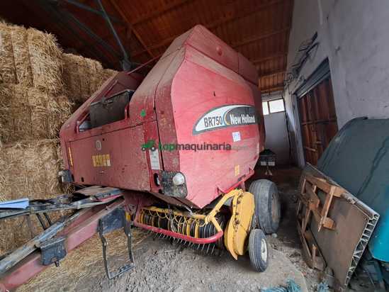 Rotoempacadora New Holland BR750