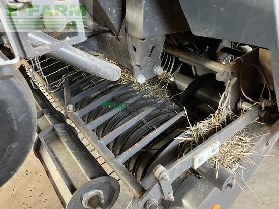 Empacadora gigant - Massey Ferguson - 3130F RB