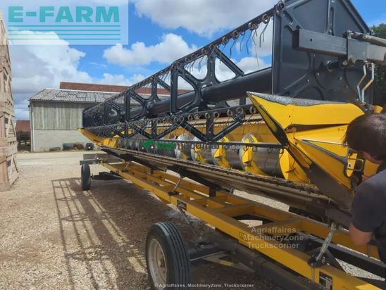 Cosechadora de Cereal - New Holland - cr8.90