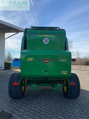 Empacadora gigant - John Deere - 864