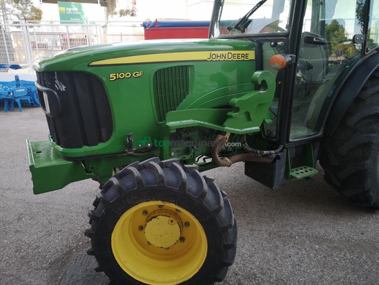 Tractor agrícola - John Deere - 5100 GF con pala