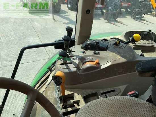Tractor agrícola - John Deere - 6110mc tractor (st26631)
