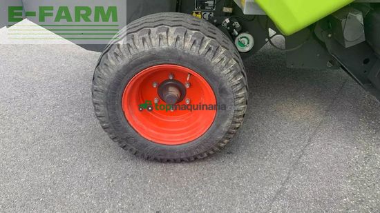 Empacadora gigant - Claas - rollant 520 rf